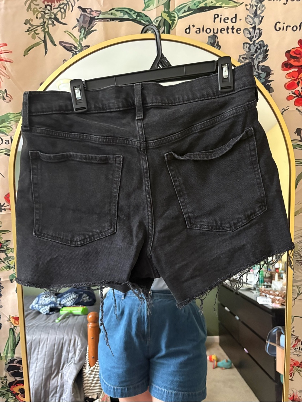 Old Navy Black OG Straight High-Rise Shorts - Picture 4 of 5